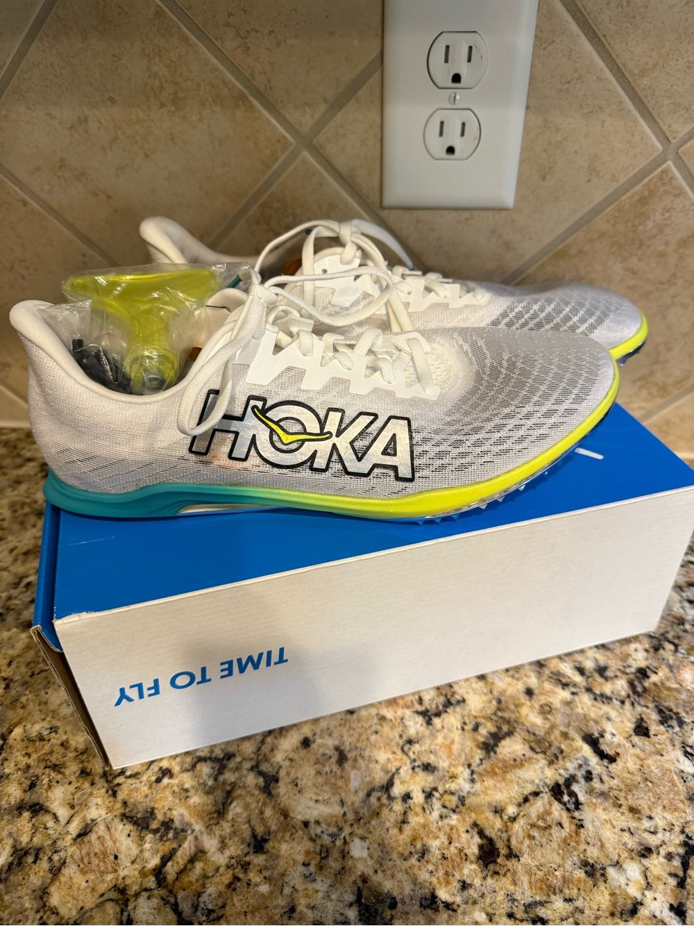 HOKA Cielo X 2 MD Track Spikes size 10 men’s/ 11.5 women’s